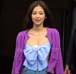 제니~♡에 있는 악의꽃님의 핀 | 케이팝 패션, 패션, 핑크