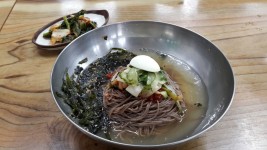 강영숙 봉평 메밀 막국수라네요. 순메밀이라하는데 맛도 괜찮았습니다.^&^(이미지 포함) | 메밀