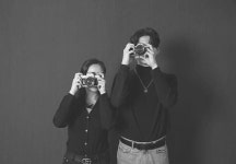 너무 마음에 드는  _ #대구 #동성로 #김광석거리 #김광석다시그리기길 #흑백사진 #커플사진 #오늘우리사진관 … | Mirror selfie, Selfie