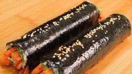 김밥을 이렇게 드세요! 두가지 재료로 간단하고 맛있는 한끼가 완성됩니다👍💯 - 2023 | 음식, 간단한 요리법, 요리