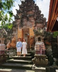 첫줄  암사댁🏡  발리 4일차- 여기는 우붓왕궁!!!! 우붓 마을회관 길건너 바로있는 곳 우리 가이드 마호아르 더운데 사진도... 