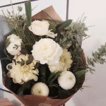 Flora에 있는 정원님의 핀