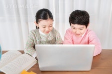 어린이 282 PHO654, 유토이미지, 사진, 어린이, 사람, PHO654c, w10007, m10001, 2인, 여자친구, 남자친구, 아시아, 한국, 한국인, 동양, 동양인... 