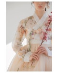 복나비한복 소성희 on Instagram: “#BOGGNABI #복나비한복 . 2020 Collection 작약꽃의 따뜻한 색감과 아름다움을 담은 #피오니꽃한복... 