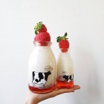 @y.na__ on Instagram: “#strawberry milk 🐄 딸기 맛있소 🐄 (손구락이.. 난리임) . . . 🐄 bottle @miss_nylong #홈카페... 