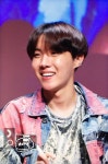 RT @HONEYBUBBLE_: 180602 고양팬싸 #슈가 #제이홉 #윤기 #호석 #솝 @BTS_twt https://t.co/JXuUXAJjDK - 💧azure army💧|| LY... 