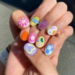 요마이네일❣🤖 on Instagram: “키치하다 🌈💘 고객님 요청 디자인 . . 📲카카오 채널👉🏻요마이네일 발열 체ᄏ... 