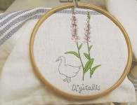 핸드타올 용도로 만들어 봤어요. 손닦기 아깝지만  #프랑스자수 #생활소품 #만들기  #embroidery | Lavanda e lilla, Enxoval de bebê