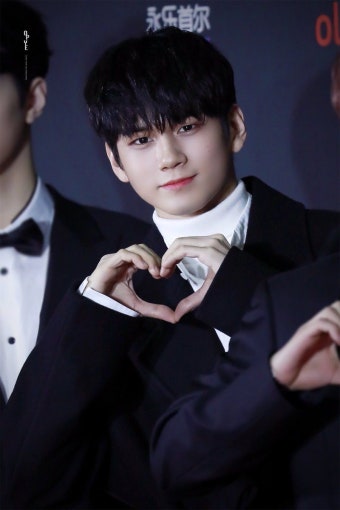 Ghim của ccccccccc trên Ong Seongwoo -옹성우