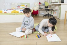 어린이 집콕 라이프 068 PHO718, 유토이미지, 사진, 사람, 생활, PHO718c, 실내, 스튜디오, 방, 책상, 연출, 컨셉, 아시아, 대한민국, 동양인... 