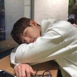 손 현우 di Instagram 부산 오랜만에가서 바로 ✂️ 오랜만에 염색해서 무서웠는데 기분전환 성공 @ippudahair #이쁘다헤어 #경성대미용실