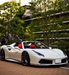 Ferrari 488GTB에 있는 Hiyat님의 핀 | 자동차