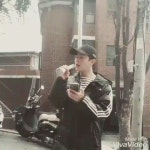 김민석 บนทวิตเตอร์: 이태원 길거리 노래방. 다들 모여서 우리 한마음으로 노래합시다! https://t.co... 