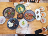 Instagram의 Hwanginwoo님: “산채정식! 울오빠... 아침부터 나물먹기 싫다더니 겁나 잘먹고 한시간도 안되 배고프데..ㅋㅋㅋ #산채정식... 