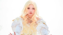 Your Throne Cosplay -하루만 네가 되고싶어 코스프레에 있는 핀