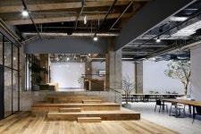 AKQA Tokyo Office - Picture gallery | 인더스트리얼 인테리어, 현대 인테리어 디자인, 디자이너