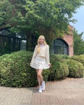 “[ENG] 220724 #MAY Instagram Update Cherry Bullets surprise... StanWorld #WeStanEarth @c… | 패션 스타일, 하얀 드레스
