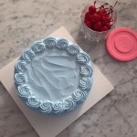 로맨틱스탠다드_작은 케이크 가게 在 Instagram 上发布：“10.16 💙 #로맨틱스탠다드 #cake 🎂” | 작은 케이크, 케이크 가게, 케이크