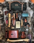 old-fashioned bush craft camping kit | 생존 기술, 가죽