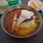 불리다 한참 뒤에 상호를 걸었다는 소문 / 체인 가야밀면 아님 / 가야스러운 한방육수 / 면발은 가늘고 용기의 깊이가 깊음 _6,… | 요리