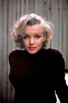 Influential Photographs: Marilyn Monroe at Home in · Lomography | 1950년대 헤어, 마릴린 먼로, 머리