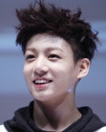 his hairstyle looks cute btw 😂💙💙 . . [Tags🐰] #BTS #방탄소년단 #jungkook #전정국 #bangtanboys #bangtansonyeondan... 