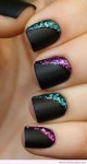an accent of glitter - http://knowabouttheglow.com/fashion/start-with-a-matte-black-base-… | 네일 강좌, 매니큐어, 젤네일아트