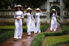 Ghim của 홍기 최 trên Miss Saigon | Áo dài, Viết