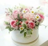 Beautifully floral에 있는 Kariparis100 Hilton님의 핀 | 꽃꽂이, 꽃 디자인, 꽃 바구니