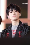 Pin auf Wonwoo  원우