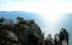 봄맞이 여수 금오도 섬여행 & 여수 낭만밤바다펜션 | Travel magazines, Travel, Nature