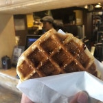 시청 부근 가면 꼭 먹어줘야 하는  림벅와플 💛💚  waffle  belgianwaffle  와플  덕수궁맛집  메이플와플 ! | Waffles, Food, Breakfast