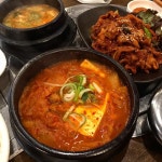 Instagram의 👩🏻🤳🏻💭님: “#직장인 의 소소한 행복 #점심 시간⏰💕 #강남#제주흑다돈 고기집에서 점심특선메뉴인 #제육볶음#김치찌개... 