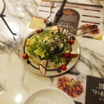 [组图/Carousel]오늘의 맛집탐방 가내수공업... 가내수공업 쭈꾸미가 증말로 맵다 . . . . . . . #첫줄 #호수공원 #맛집 #가내수공업 #피자... 