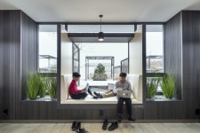 휴게공간에 있는 Jura Park님의 핀 | 중학교 도서관