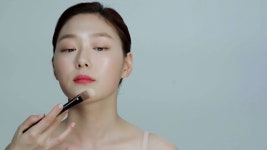 How to use Glow Touch - 글로우터치 사용법 | Glowing makeup, Glow, Being used