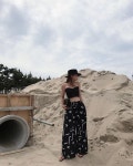 요즘 가로수 많이오네요히히 날씨가 좋아서 그릉가~~~❤️ 🎶🎶어제 공원코디 뒤에포인트 되어있는티!! 업뎃되었으니 구경가보세요❤️