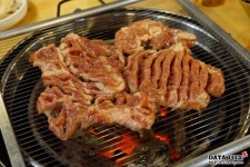 오금동맛집/돼지갈비 맛집 - 안동한우정육식당 ♪ 송파회식장소로 인기만점인 오금동고기집! | Food, Pork, Grill pan