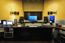 ARAM Recording studio     control room A      (주)아람멀티미디어    레코딩 스튜디오 A 콘트롤 룸 입니다.    Song, Instrument... 