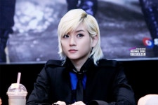 130323 뉴이스트 여보세요 발매기념 수서(강남신나라 ... (con imágenes)