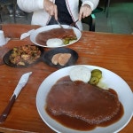 백종원의 3대 천왕에 나오기 전부터 단골이었는데 손님 많아지고 아주 쪼끔 맛이랑 양이 바뀌었다. 그러나 여전히 맛나고 크다.... 