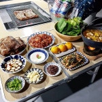 너무 달지도 않아 맛이 끝내줘요  - 그것만 구운게 아니라 닭갈비랑 귤까지 구워먹었는데 숯불에 구운건 다 진짜 맛있나봐요  -  왕갈비 주문은 …
