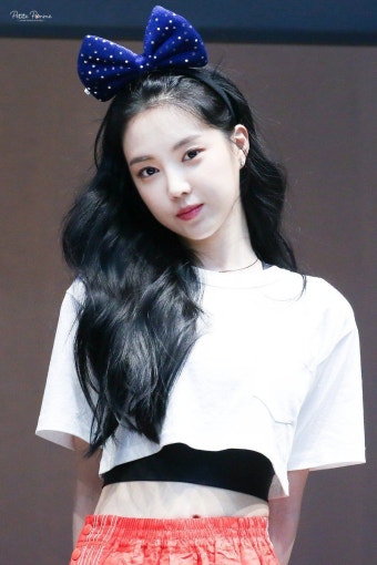 180706 목동 팬사인회   #에이핑크 #손나은(@Apinksne) #Apink #나은 #naeun   우리 이쁘니 귀요미 | 모델, 연예인, 여신