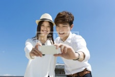 남자, 한국, 사진기, Photograph, 한옥, 서울, 전통, 동양인, 대학생, 미소, 셀프카메라, 시티, 궁궐, 경복궁, 화이트,… | 사진, 웃음, 웹디자인