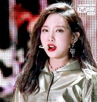 191204 2019 MAMA 마마 나연 움짤.gif