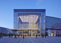 MH 외관에 있는 핀