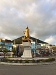 이 동상이 낯설게 느낀 이유는 아마도 각인효과 아닐까? 광화문 광장의 동상을 너무 많이 봐왔기 때문이다. #여수 #이순신광장 #이순신 | 동상, 조각
