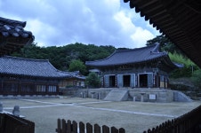 대구 동화사 대웅전 앞마당..20130626