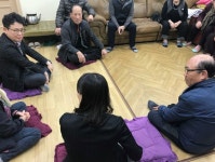 [경산시 : 김휘동 기자] 김중열 중방동장 경로당 방문하여 어르신들 안부 확인   중방동 행정복지센터(동장 김중열)에서는 3월 28일 관내 경로당을... 