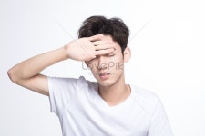 젊은 사람이 두통 질병 두통 두통 표정 주 남자 얼굴 사진 개인 간호 남자 아시아 깨끗한 얼굴 청년 모델 | 얼굴 사진, 사람들, 모델